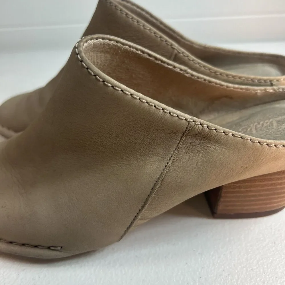 Clarks Women’s Leather Mule Size 7.5 Taupe Block Heel Smooth Nubuck